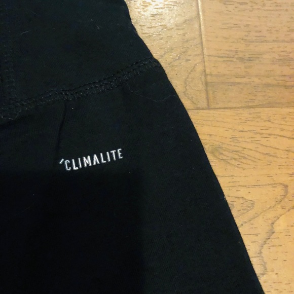 🔐Adidas fitted leggings🔐 - Picture 2 of 5